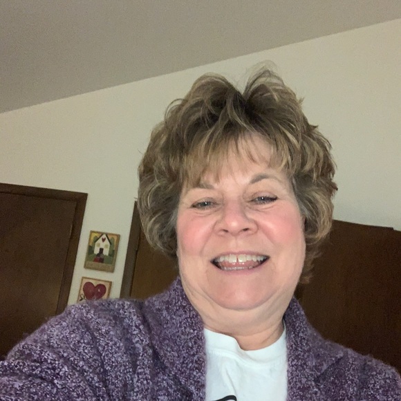 Meet your Posher, Kathy - Picture 1 of 1